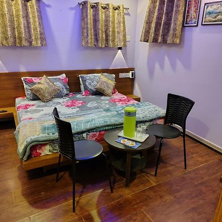 Shaleen Elegance Homestay Nakki Lake 400 Meters Mount Abu Εξωτερικό φωτογραφία
