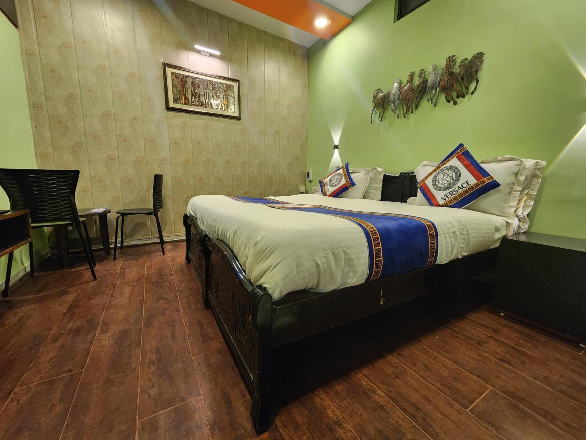 Shaleen Elegance Homestay Nakki Lake 400 Meters Mount Abu Εξωτερικό φωτογραφία
