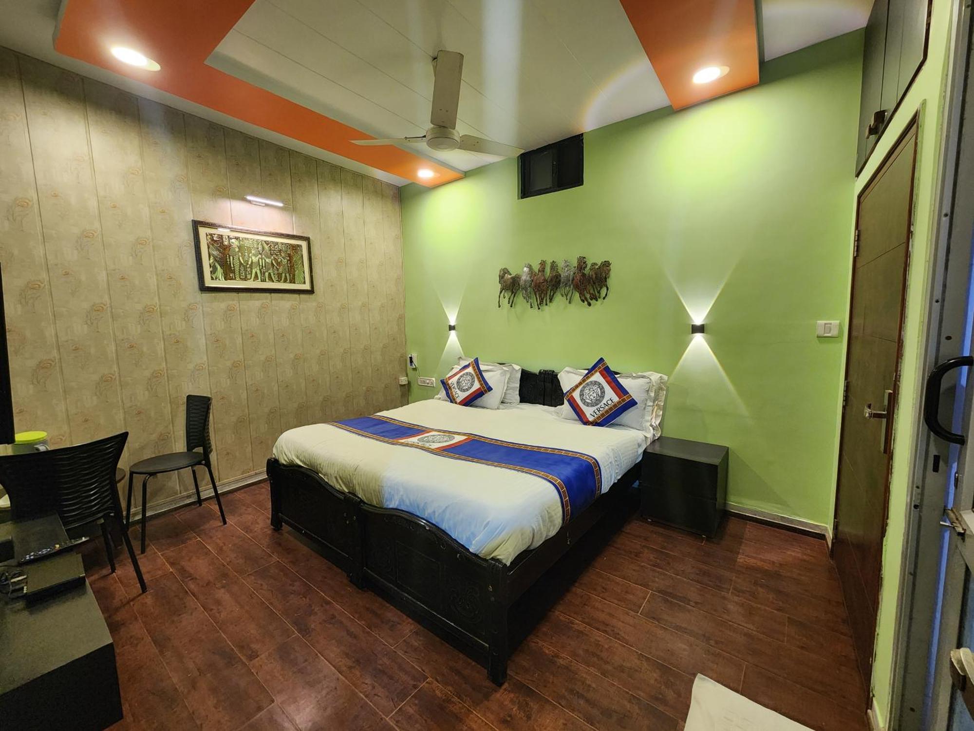Shaleen Elegance Homestay Nakki Lake 400 Meters Mount Abu Εξωτερικό φωτογραφία