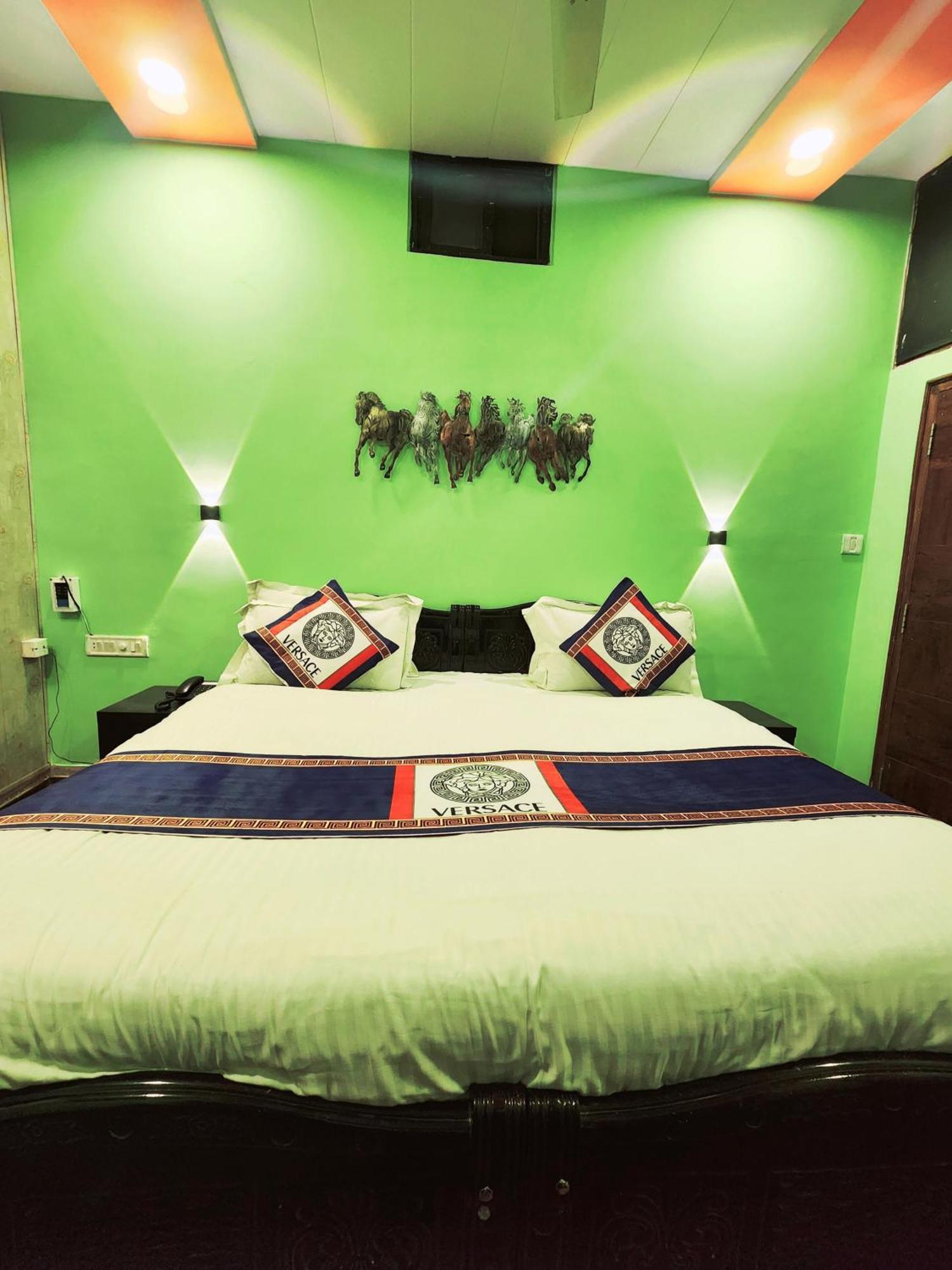 Shaleen Elegance Homestay Nakki Lake 400 Meters Mount Abu Εξωτερικό φωτογραφία