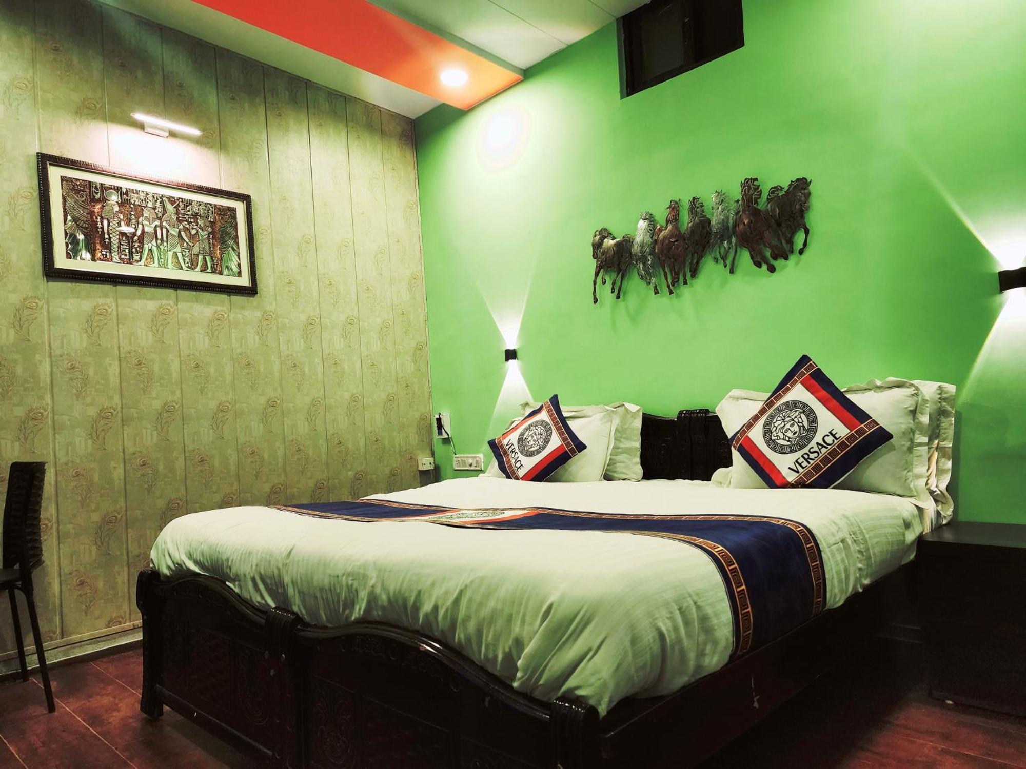 Shaleen Elegance Homestay Nakki Lake 400 Meters Mount Abu Εξωτερικό φωτογραφία
