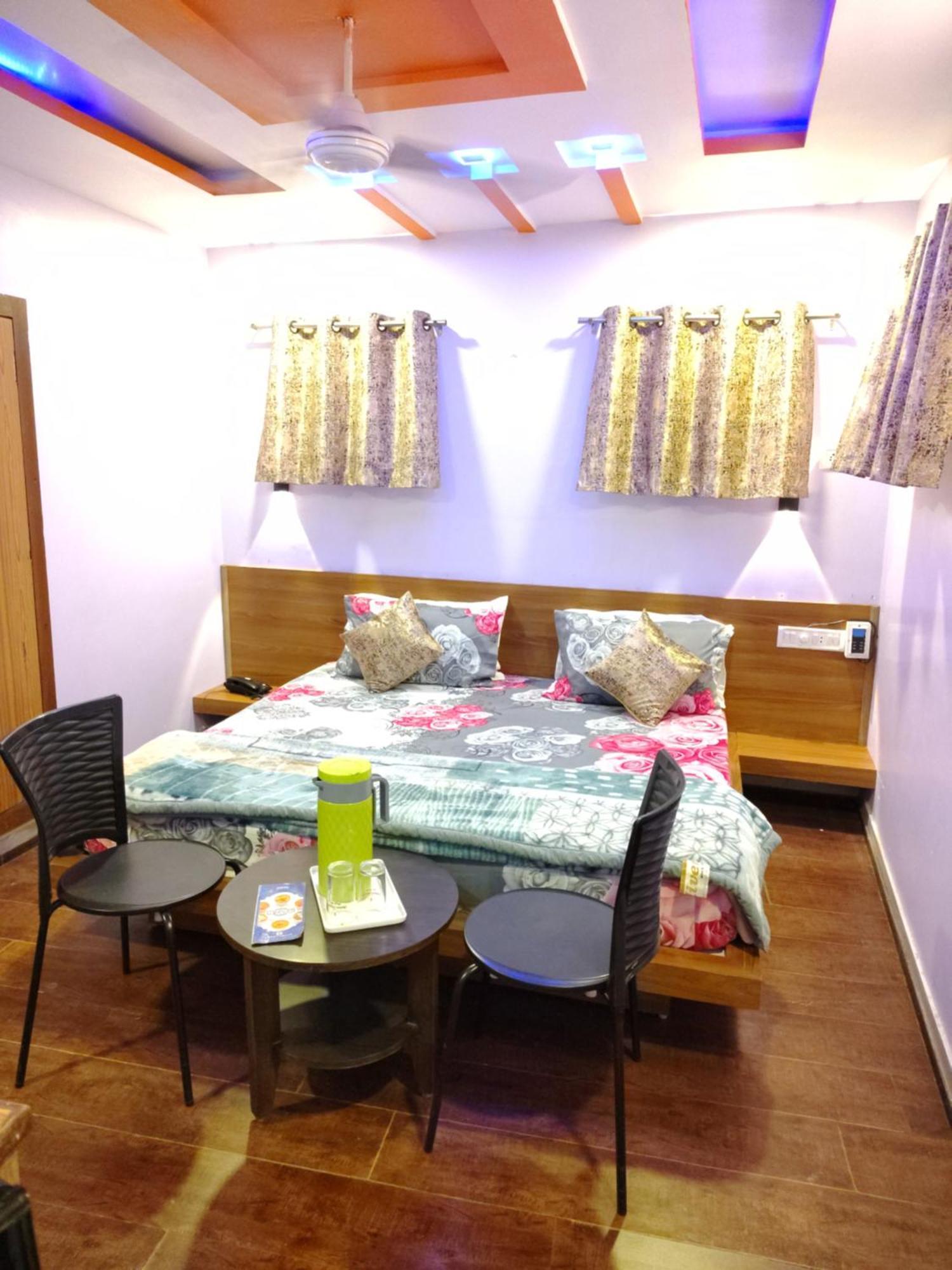 Shaleen Elegance Homestay Nakki Lake 400 Meters Mount Abu Εξωτερικό φωτογραφία